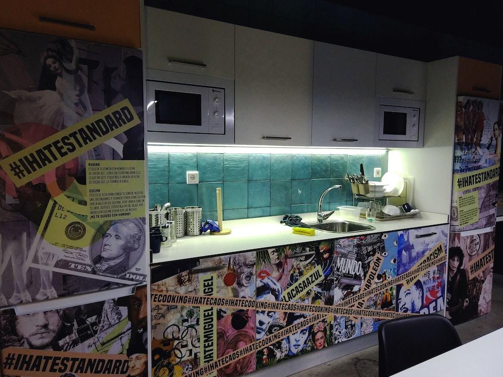 Bastardo Hostal *